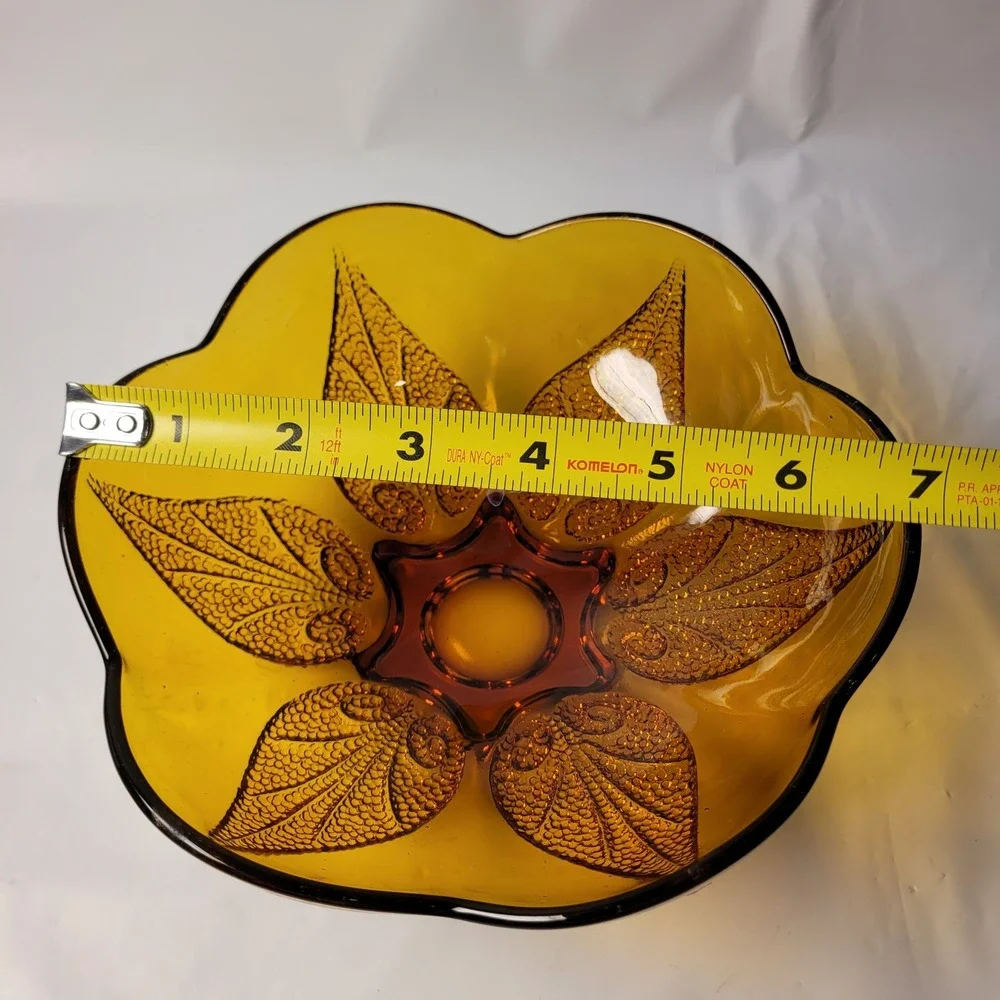 Indiana Glass Tiara Sandwich Leaf Bowl Amber Mid-Century Modern Scalloped 7 inch